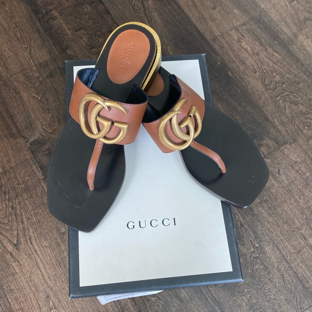 Gucci Sandals with logo and gold heel